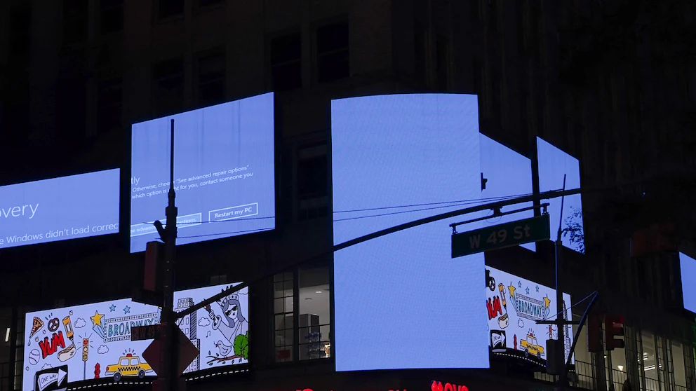 CrowdStrike BSOD at LGA.jpg